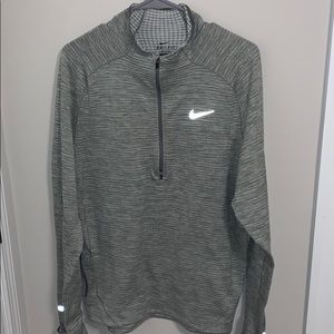 NIKE DRIFIT HALF ZIP